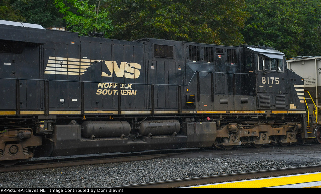 NS 8175